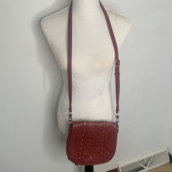 Gun Tote’n Mamas red leather crossbody bag w/ studs. Gun holder missing MCB4525A - Picture 14 of 16